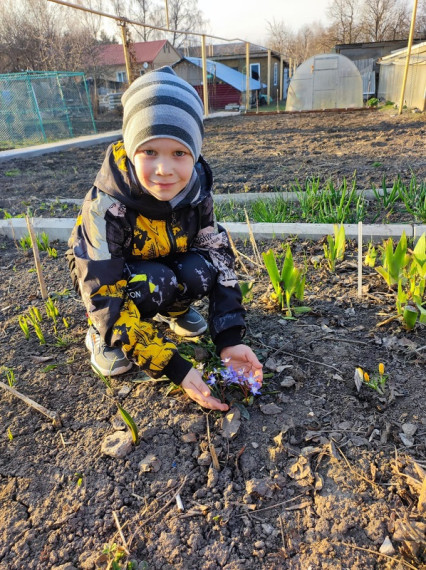 И в саду, и в огороде, мы защитники природе.